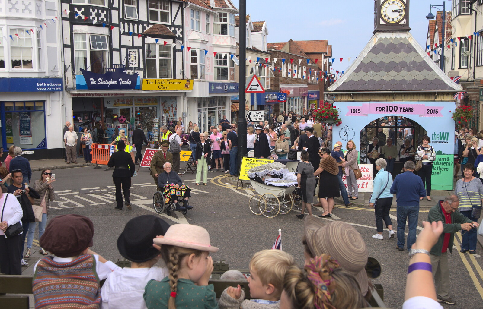 The scene at the top of the High Street from A Steamy 1940s Day Out, Holt and Sheringham, Norfolk - 20th September 2015