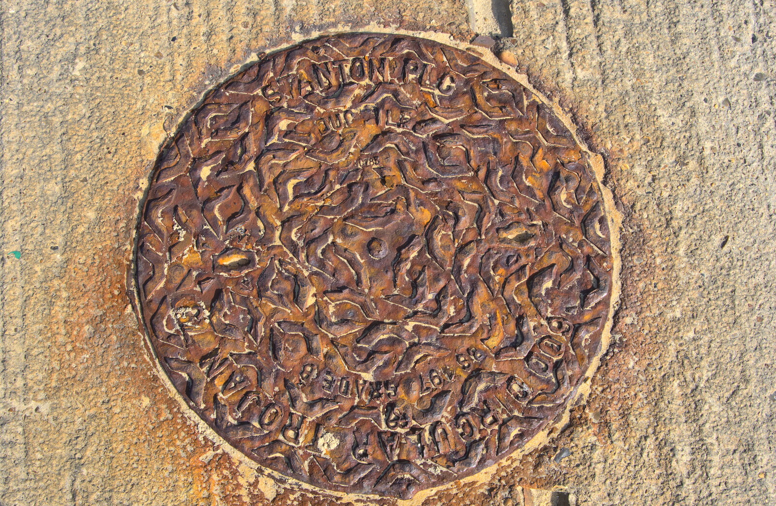 Fascinating rusting on a Stanton manhole cover from A DC3 Quiz and the Alfred Corry, Southwold, Suffolk, - 9th October 2015