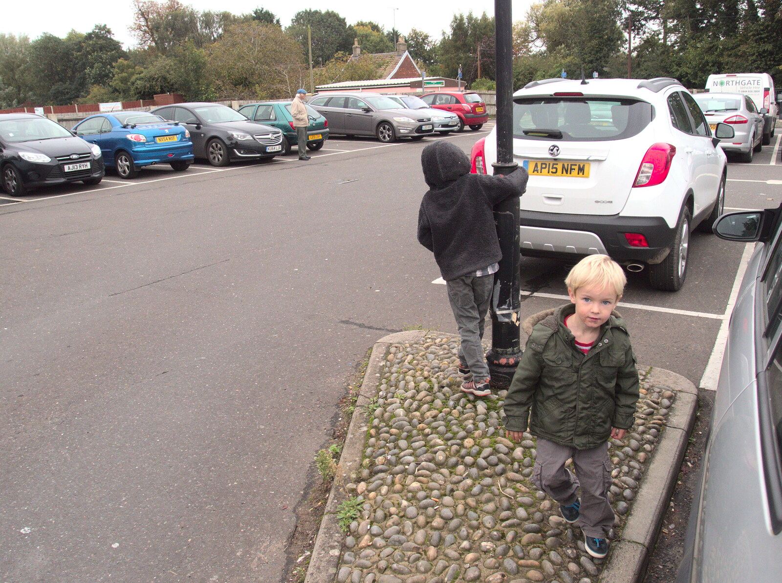 Harry roams around in Chapel Street car park from Fred's Gyrobot, Brome, Suffolk - 18th October 2015