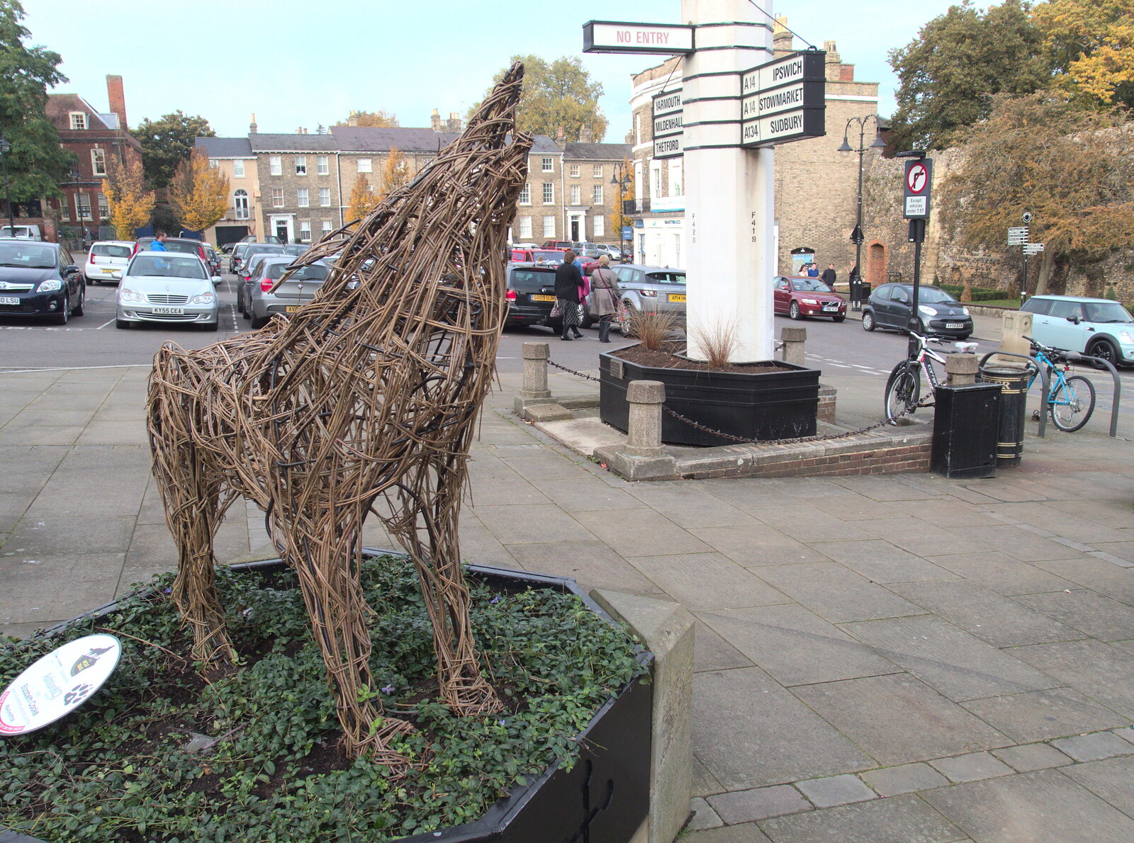 A wicker wolf on Abbeygate Street from Abbey Gardens in Autumn, Bury St. Edmunds, Suffolk - 27th October 2015
