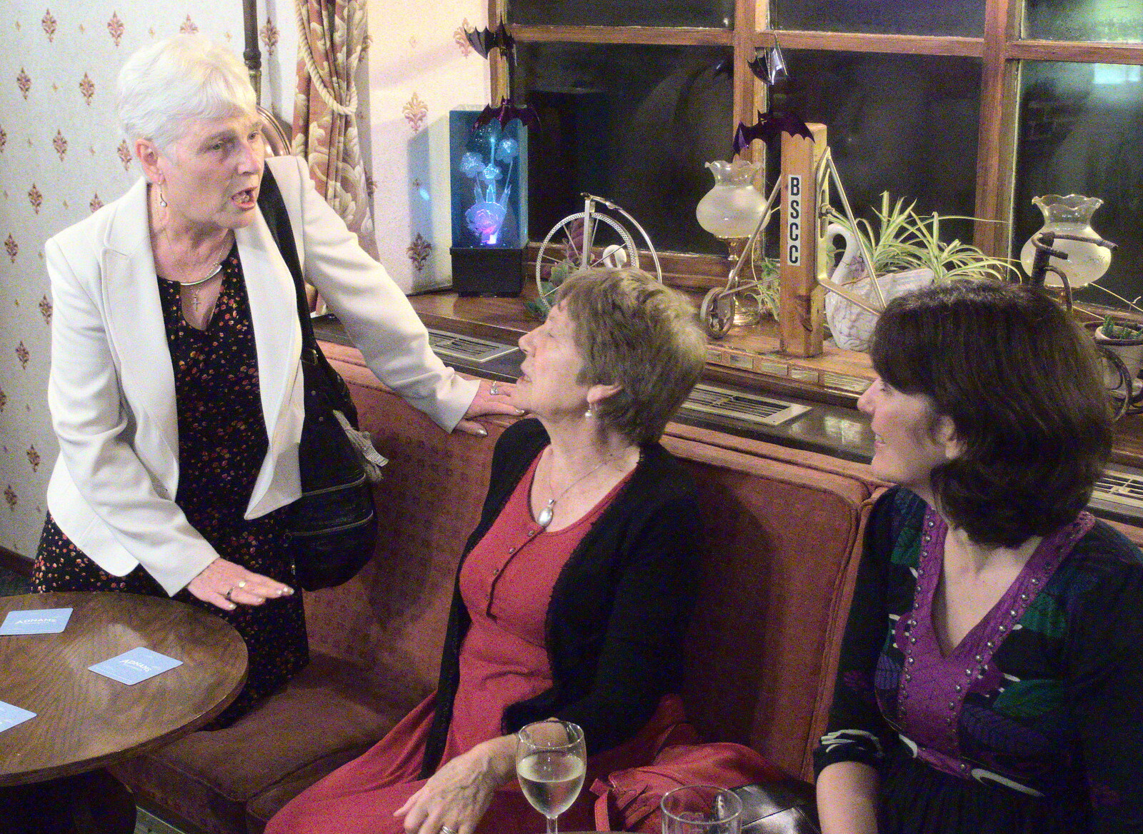 Spammy talks to people from John Willy's 65th and Other Stories, The Swan, Brome, Suffolk - 31st October 2015