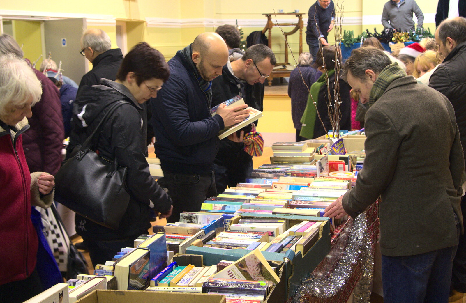 There's a book sale in the town hall from The Eye Christmas Lights, and a Trip to Norwich, Norfolk - 4th December 2015