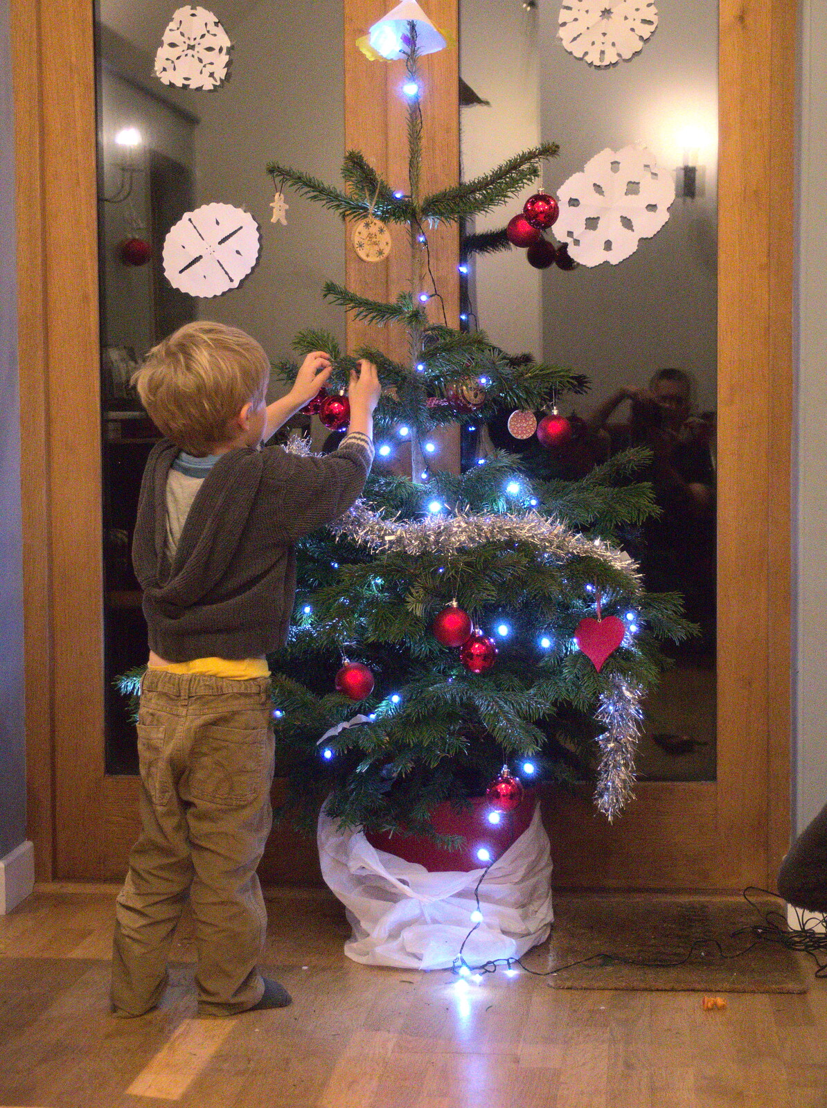 Harry helps to decorate the new tree from The BSCC Christmas Dinner, and a Christmas Tree, Brome, Suffolk - 5th December 2015