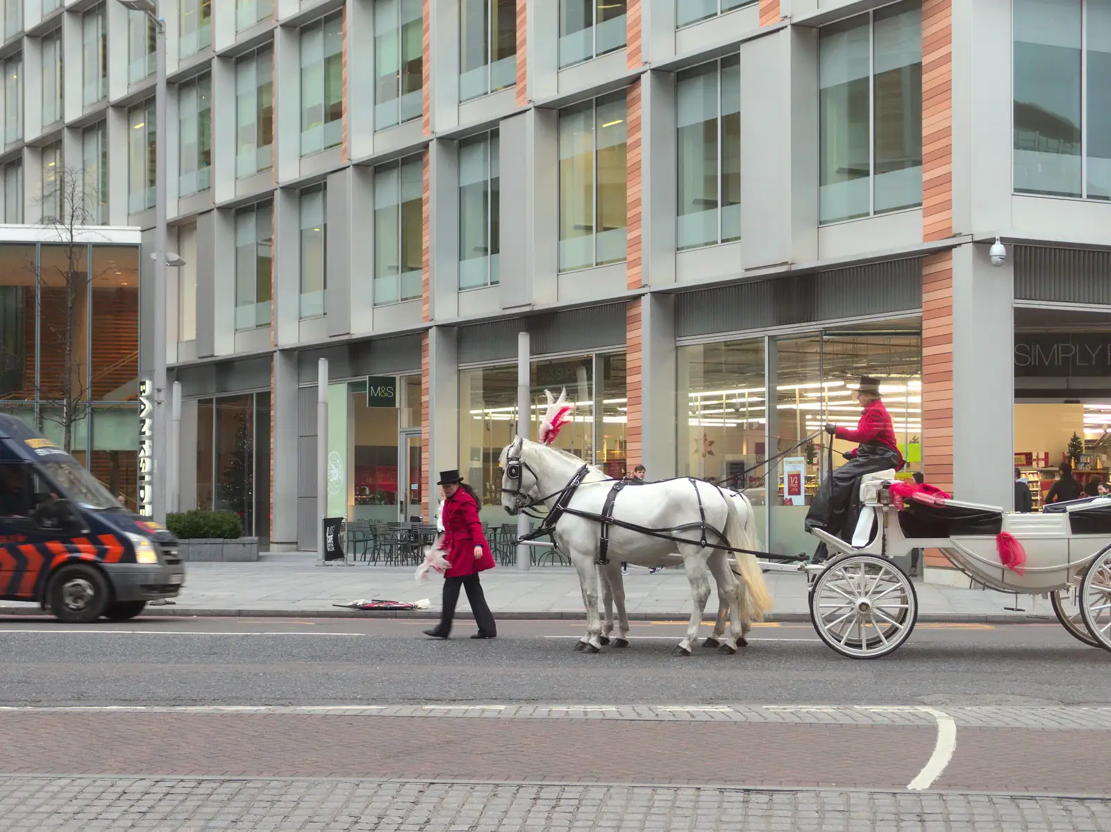 A carriage and footman on Southwark Street, from Southwark, Norwich, and a Power Cut, London, Norfolk and Suffolk - 12th December 2015