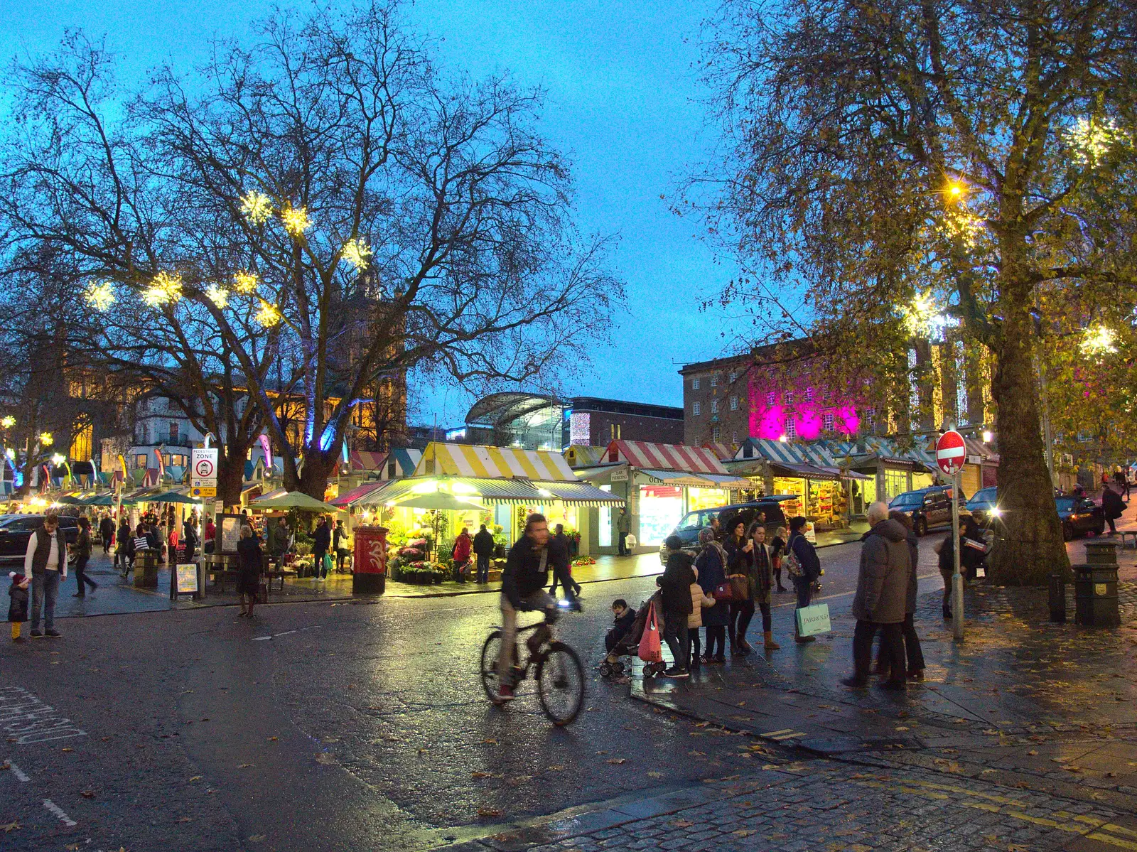 Norwich Market and Gaol Hill, from Southwark, Norwich, and a Power Cut, London, Norfolk and Suffolk - 12th December 2015