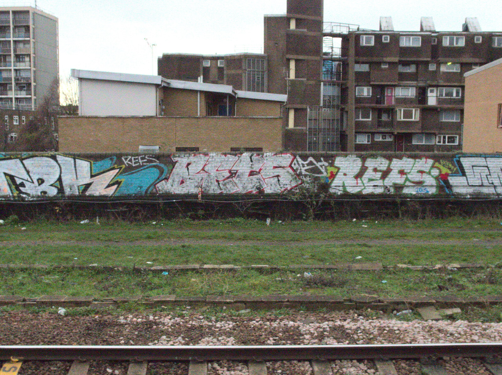 More graffiti in Tower Hamlets from A London Lunch, Borough, Southwark - 15th December 2015