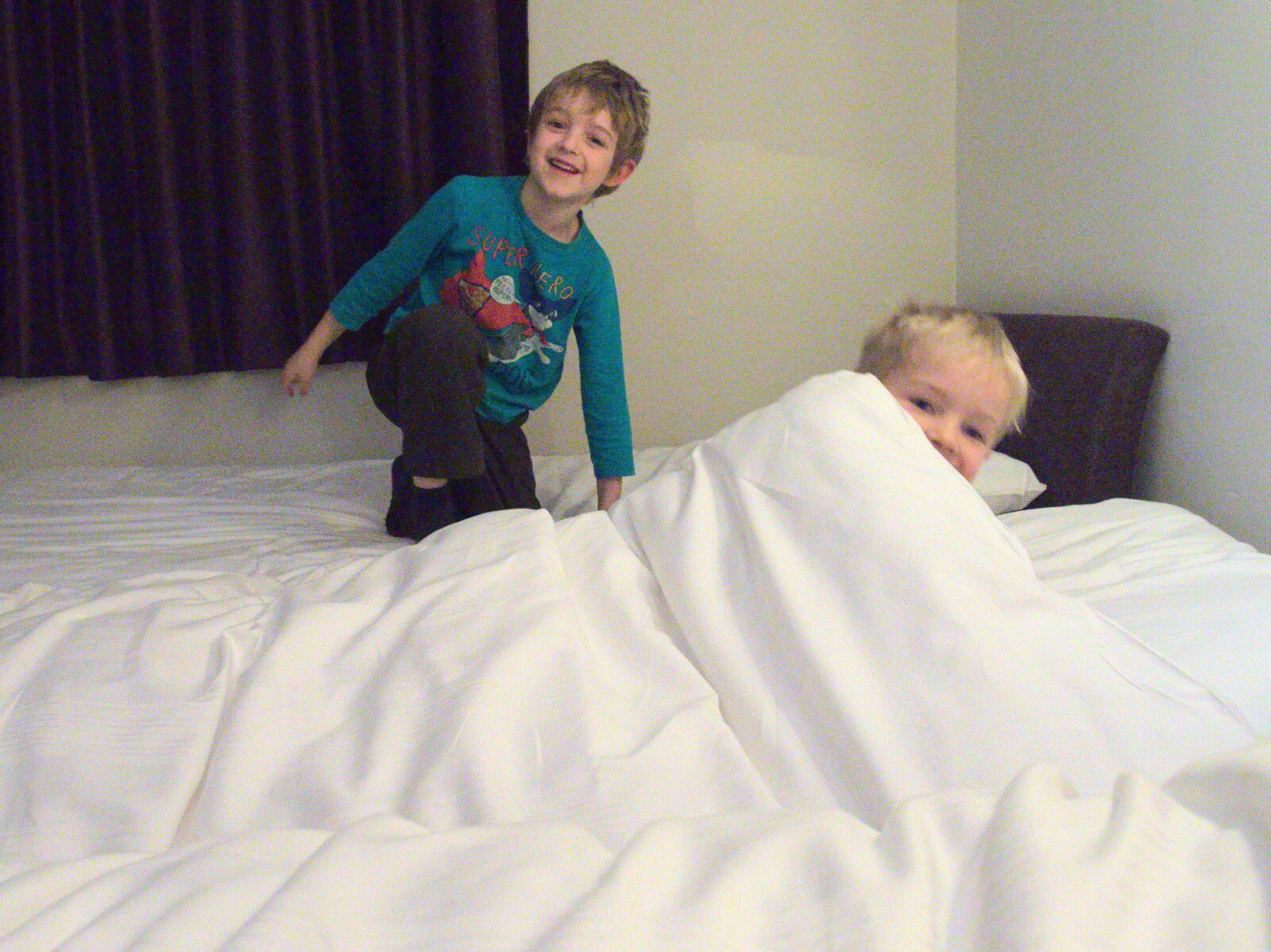 The boys just love to mess around in hotel beds from A Party and a Road Trip to Chester, Suffolk and Cheshire - 20th December 2015