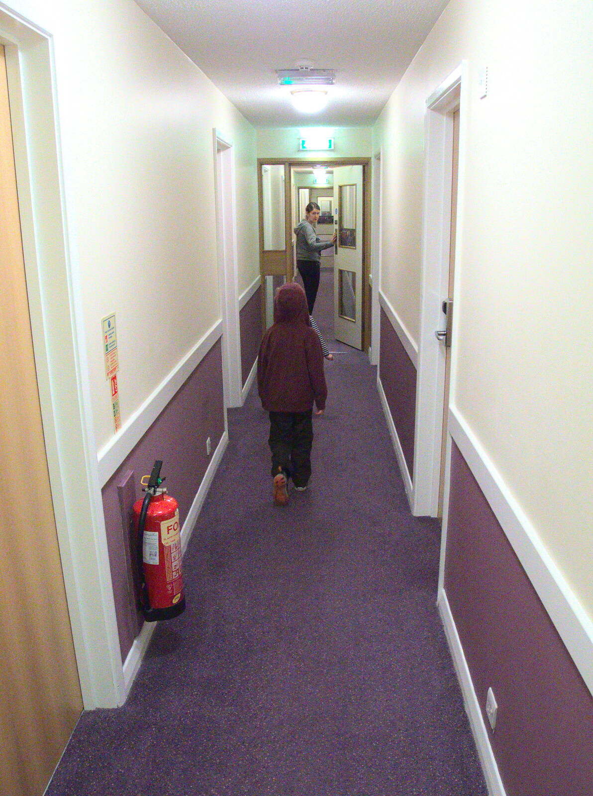 Corridors like every other Premier Inn from A Party and a Road Trip to Chester, Suffolk and Cheshire - 20th December 2015