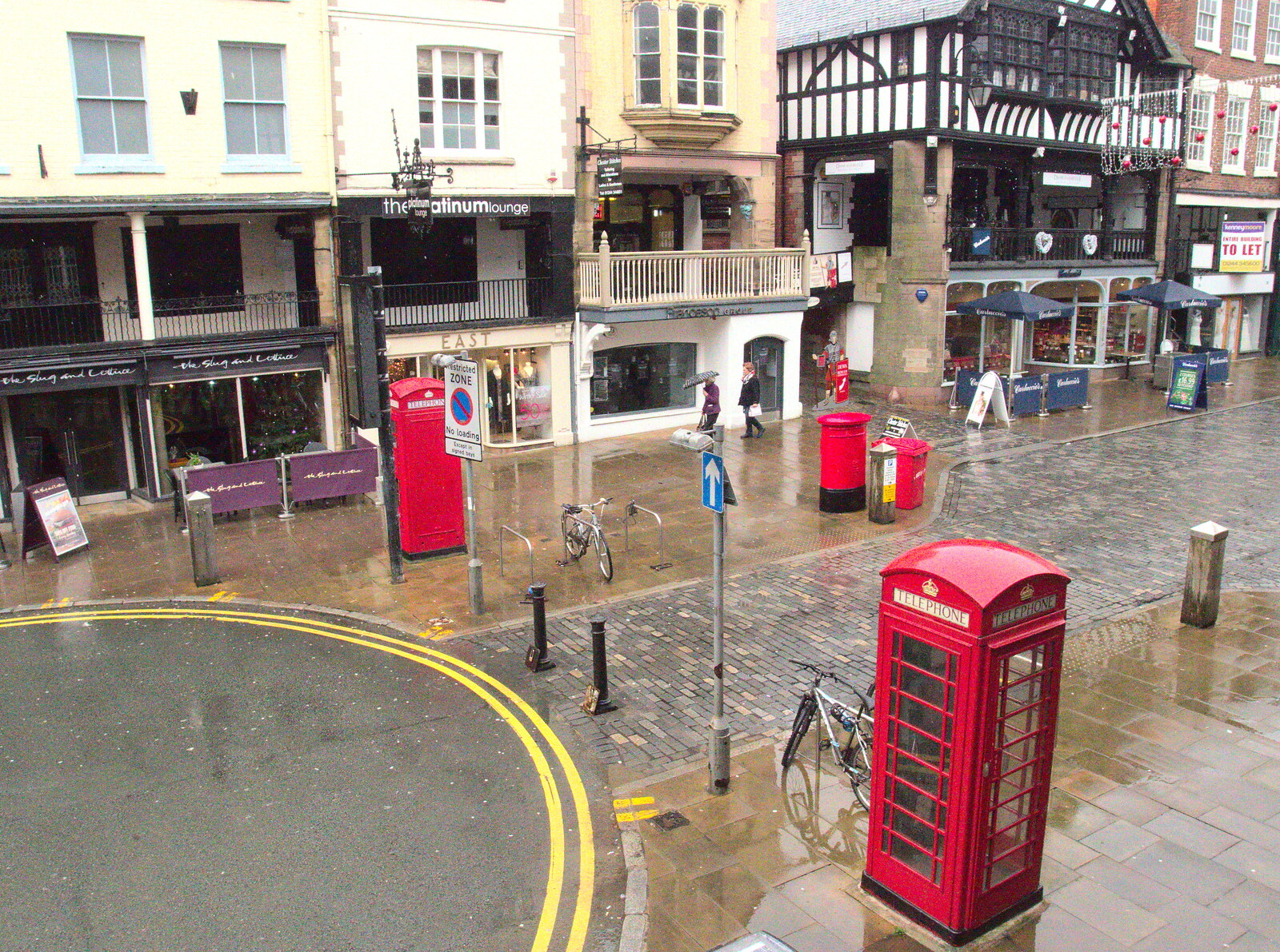 Grosvenor Street and a pair of K6 phone boxes from A Party and a Road Trip to Chester, Suffolk and Cheshire - 20th December 2015