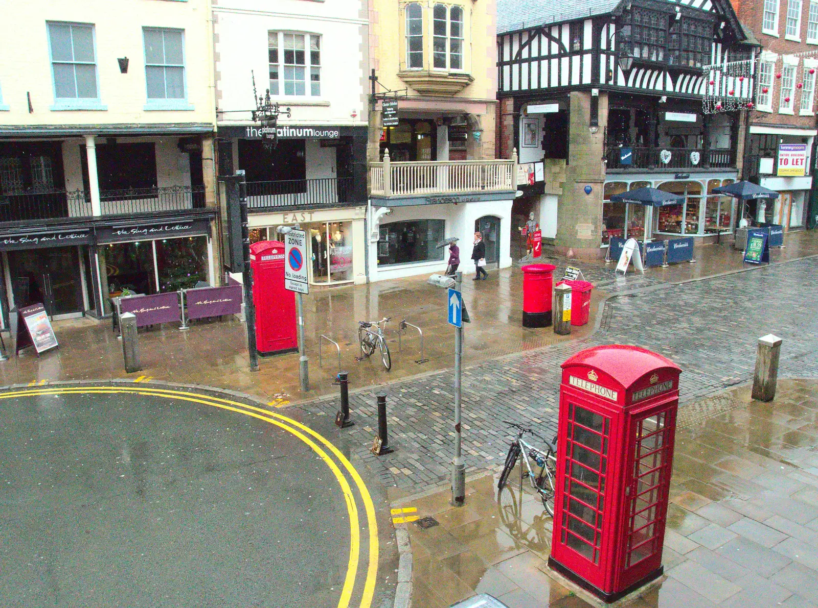 Grosvenor Street and a pair of K6 phone boxes, from A Party and a Road Trip to Chester, Suffolk and Cheshire - 20th December 2015