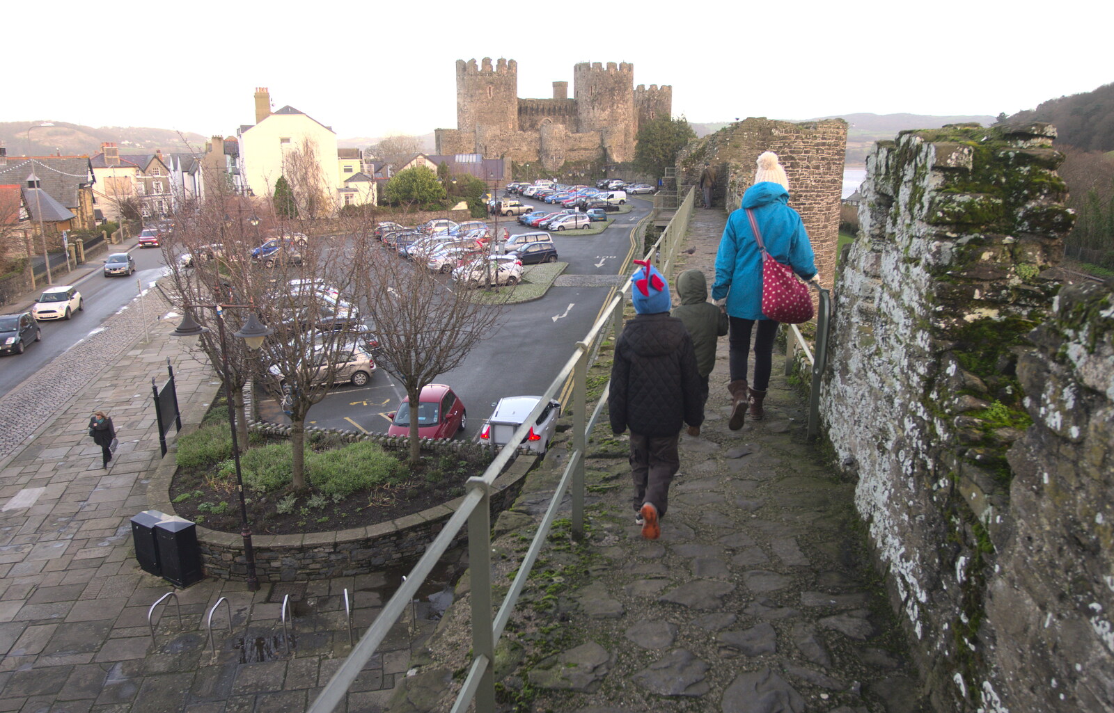 Isobel and the boys walk along the castle walls from Conwy, Holyhead and the Ferry to Ireland - 21st December 2015