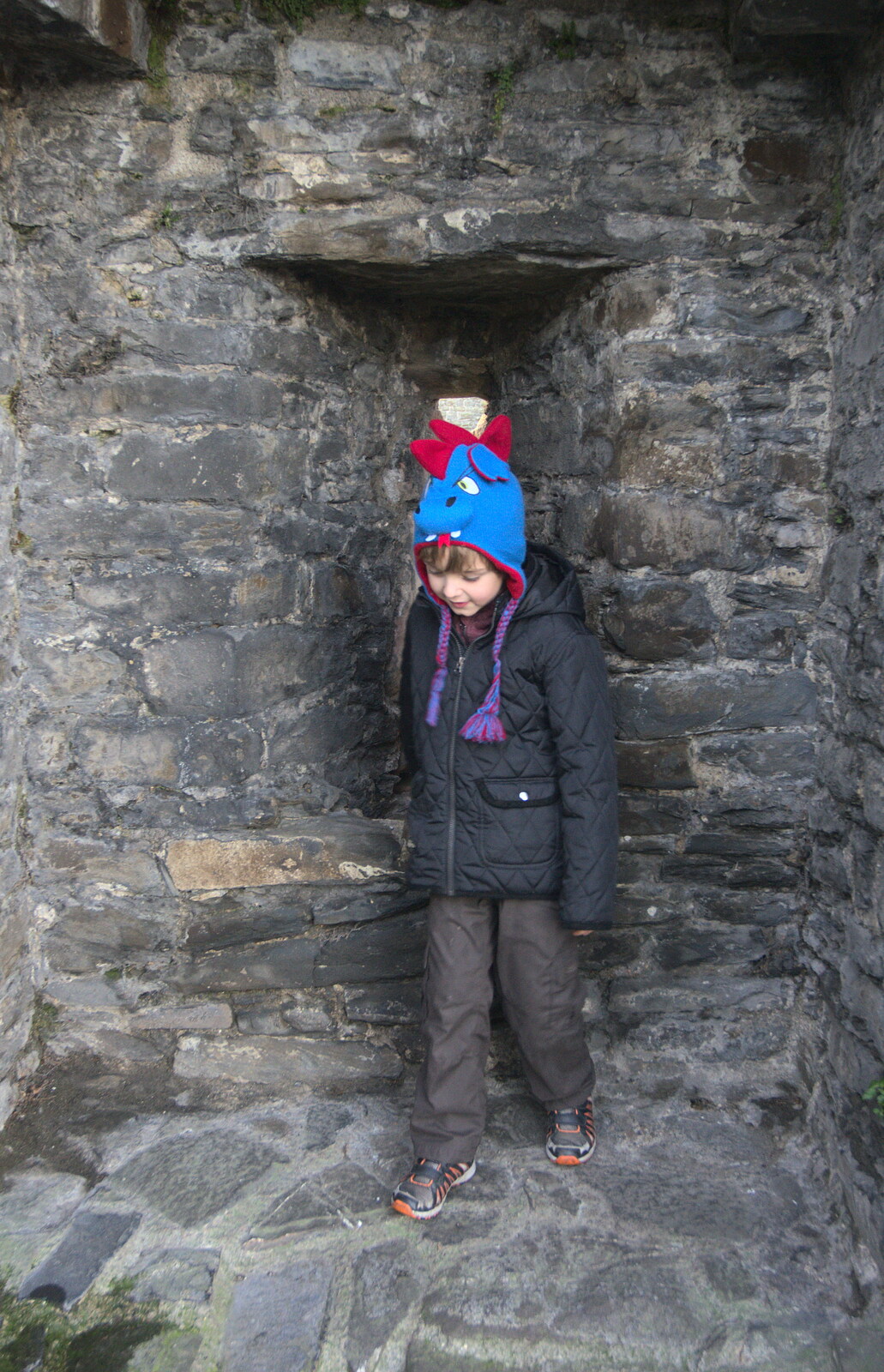 Fred in an alcove from Conwy, Holyhead and the Ferry to Ireland - 21st December 2015