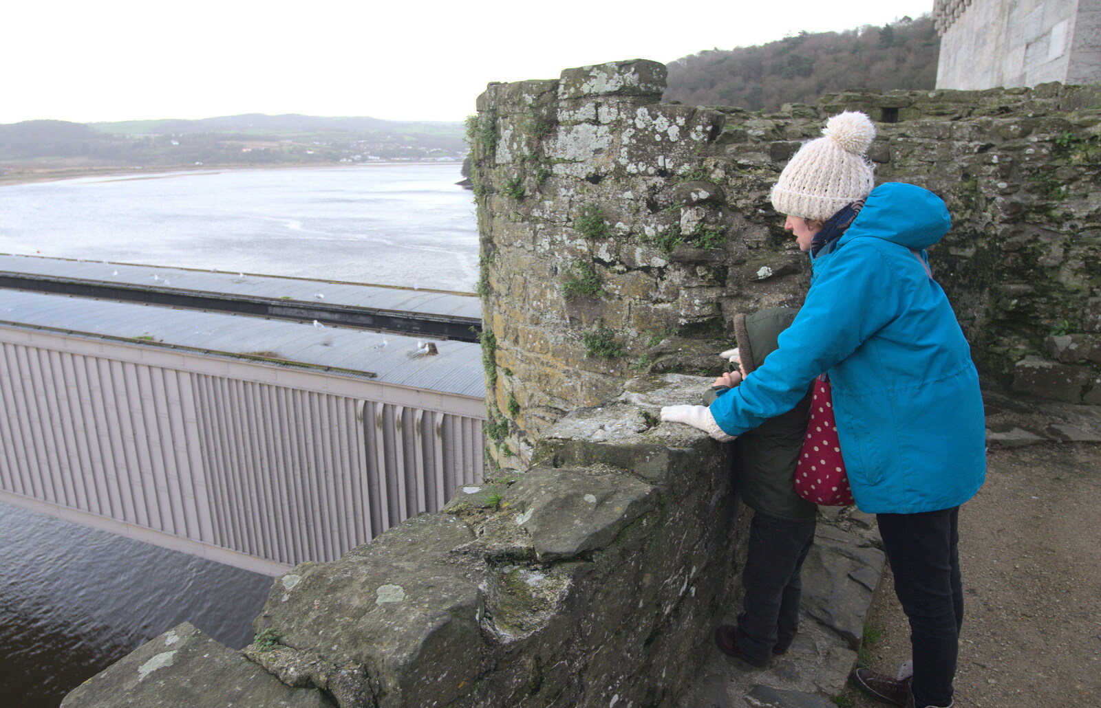 Harry and Isobel peer over the walls from Conwy, Holyhead and the Ferry to Ireland - 21st December 2015