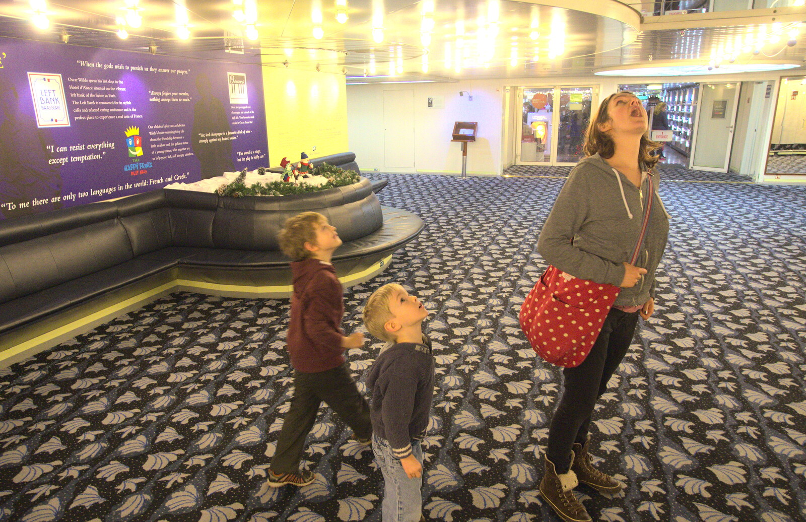 Isoble and the boys discover a mirror ceiling from Conwy, Holyhead and the Ferry to Ireland - 21st December 2015