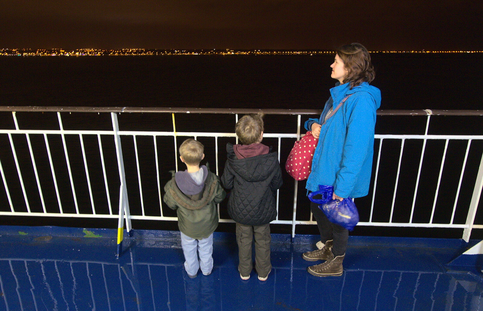 Harry, Fred and Isobel watch Dublin's lights from Conwy, Holyhead and the Ferry to Ireland - 21st December 2015
