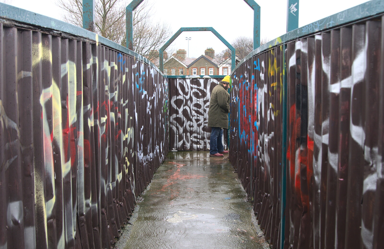 Noddy heads back of Graffiti Bridge from Christmas in Blackrock and St. Stephen's in Ballybrack, Dublin, Ireland - 25th December 2015