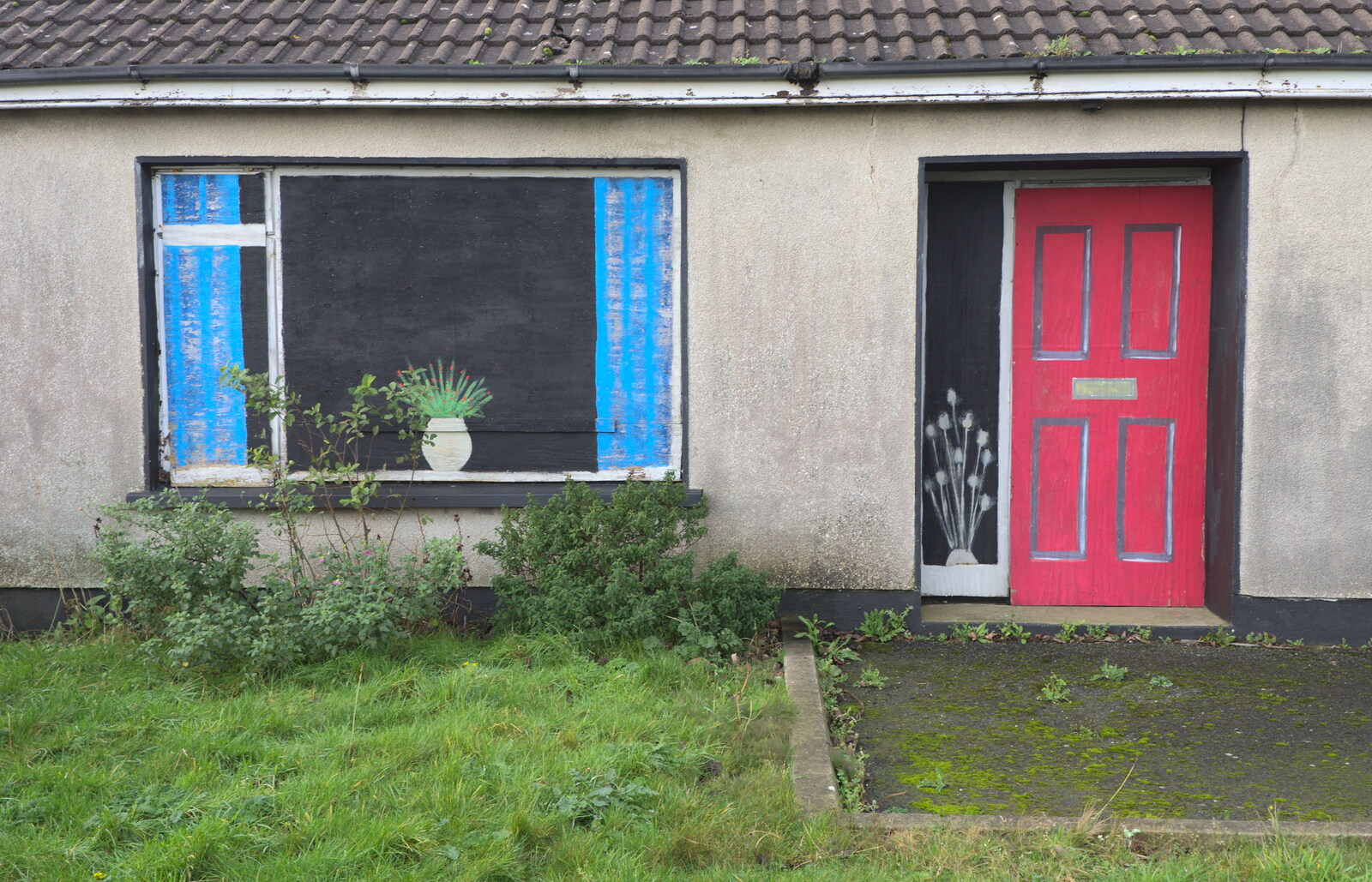 A house with a fake window and door from Blackrock North and the Ferry Home, County Louth and the Irish Sea - 27th December 2015