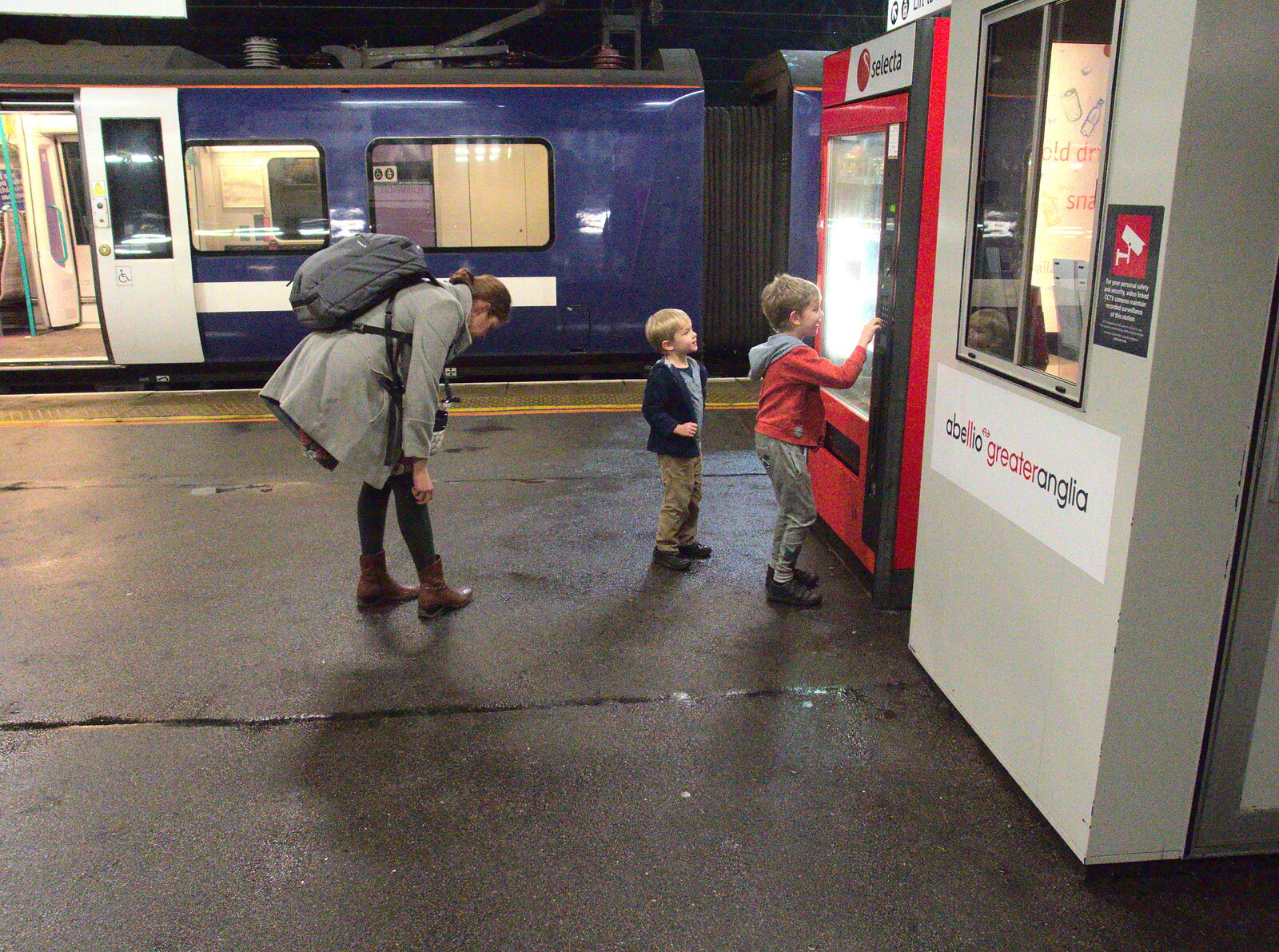 The boys check out a food machine from Isobel Goes to Lyon, Ipswich Station, Burrell Road - 24th January 2016