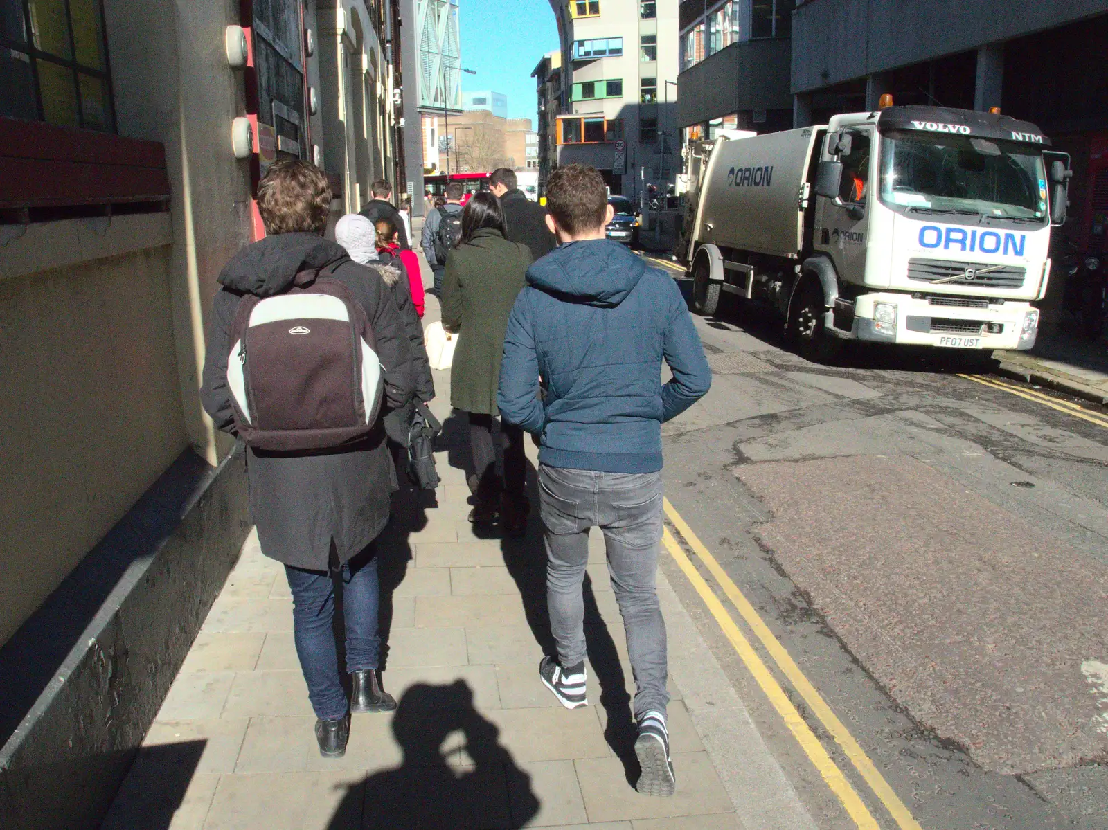 We head off through Southwark to the Citizen M, from A SwiftKey Power Cut, Southwark Bridge Road, London - 4th March 2016