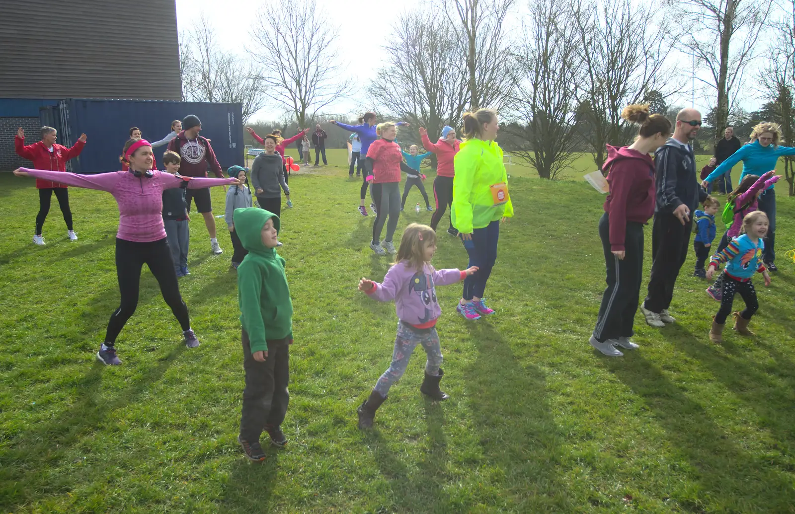 Isobel, Fred and Sophie warm up, from Isobel's Hartismere Run, Castleton Way, Eye, Suffolk - 16th March 2016