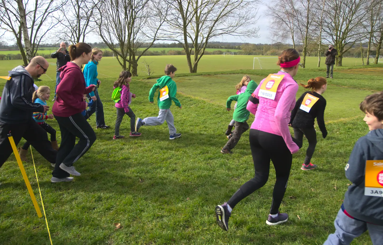 The runners are off, from Isobel's Hartismere Run, Castleton Way, Eye, Suffolk - 16th March 2016