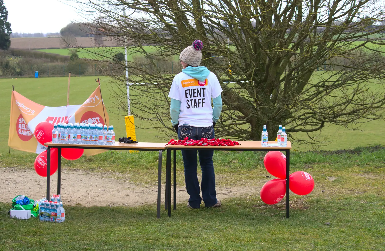 Waiting for the runners, from Isobel's Hartismere Run, Castleton Way, Eye, Suffolk - 16th March 2016