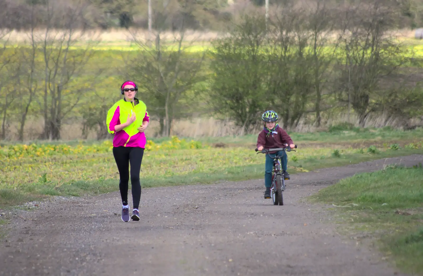 Fred continues to keep pace, from Harry's Birthday, Brome, Suffolk - 28th March 2016