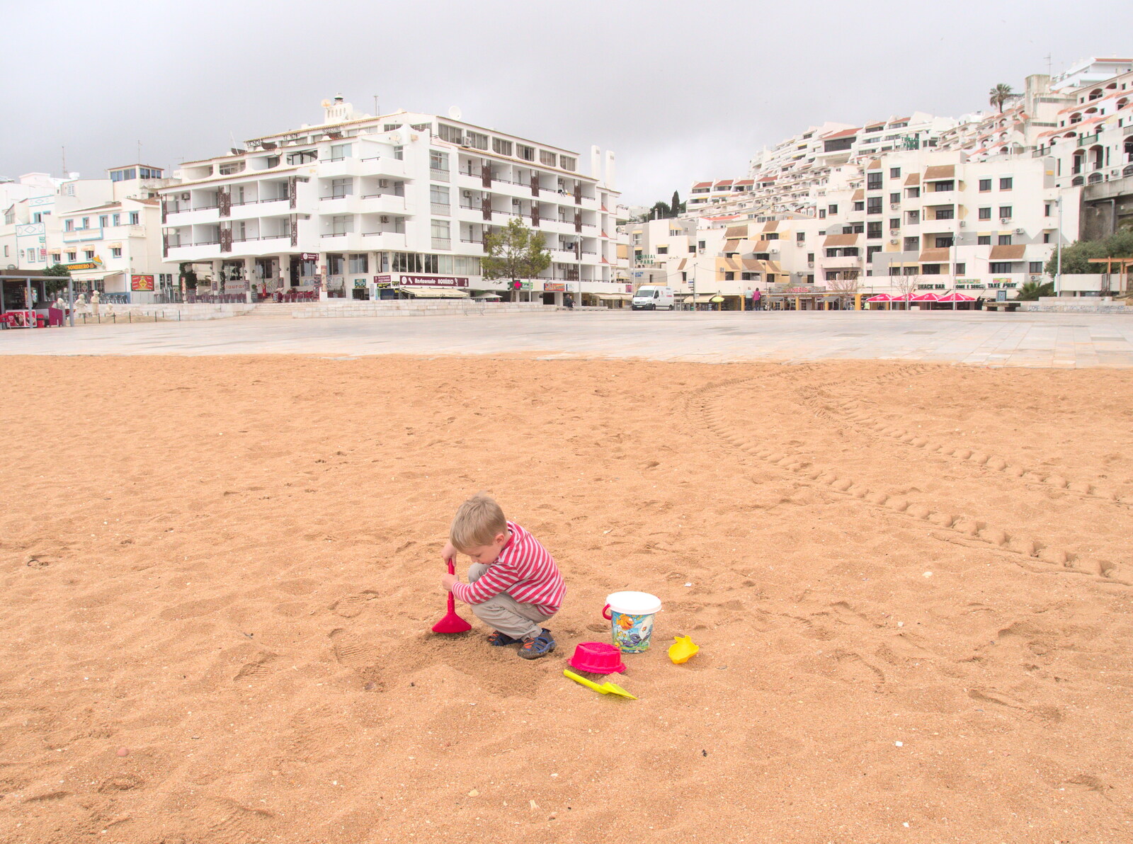 Harry digs away in the sand from A Trip to Albufeira: The Hotel Paraiso, Portugal - 3rd April 2016