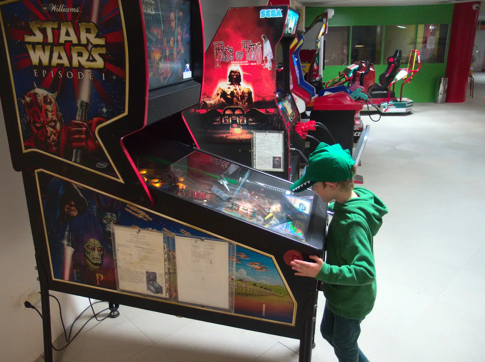 Down in the games room, we play pinball for a bit, from A Trip to Albufeira: The Hotel Paraiso, Portugal - 3rd April 2016