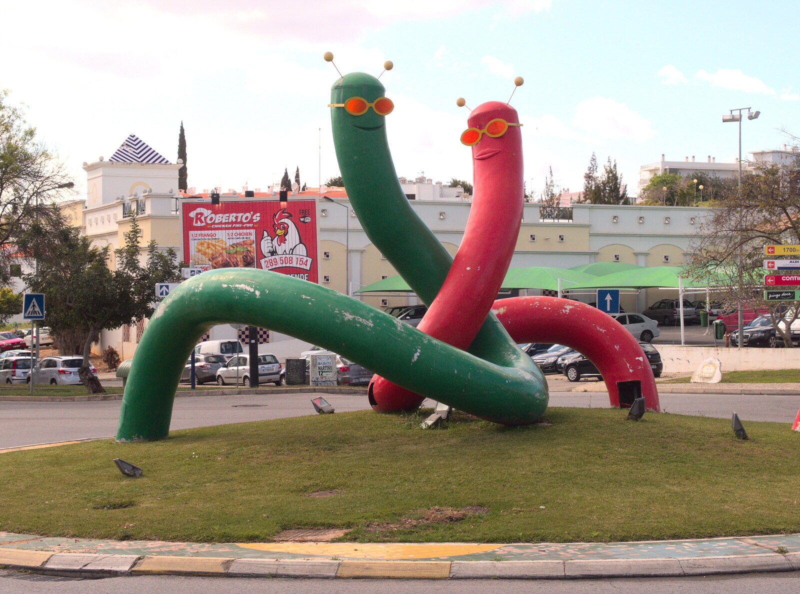 The comedy worms on a roundabout from A Trip to Albufeira: The Hotel Paraiso, Portugal - 3rd April 2016