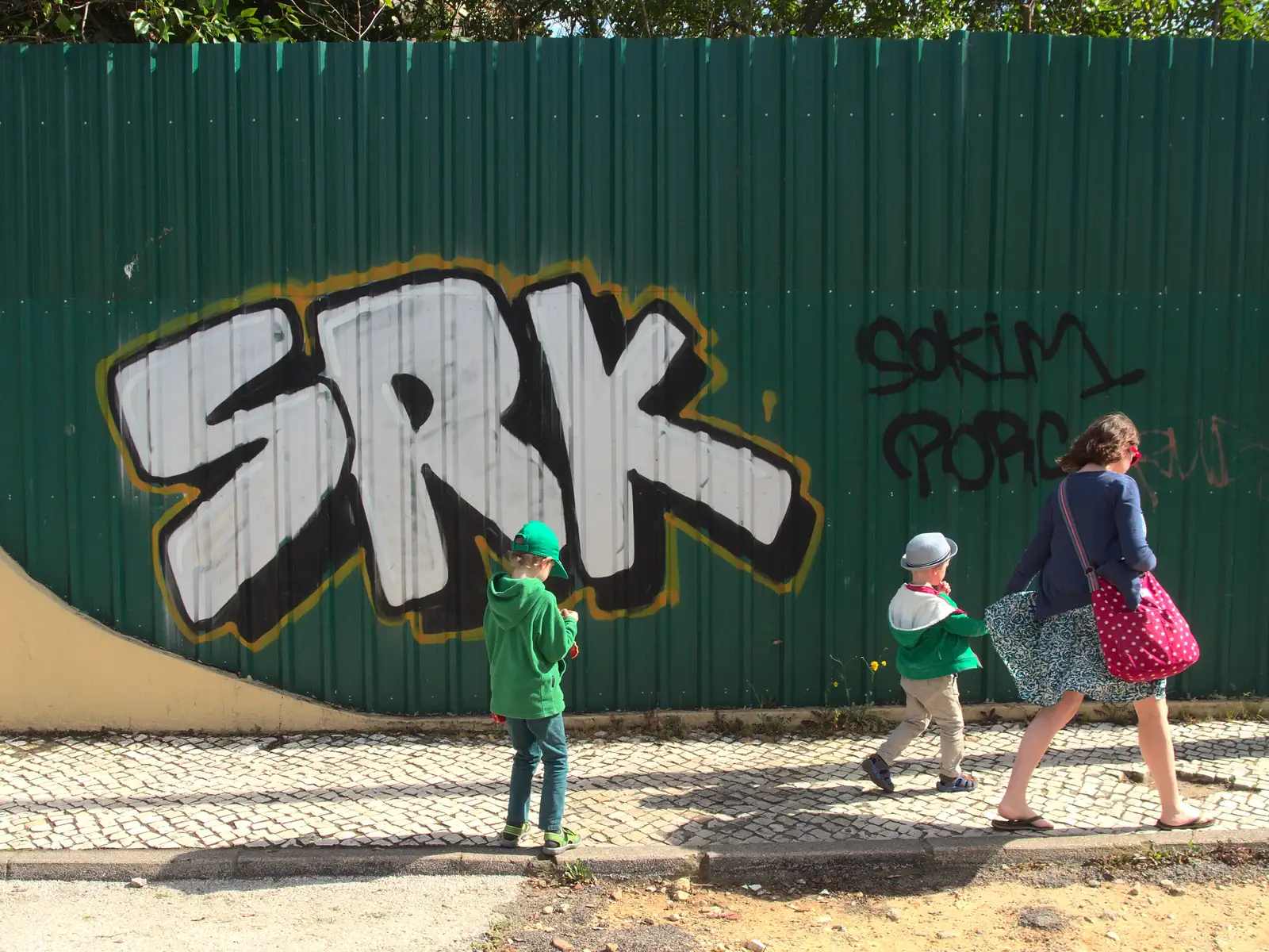 The gang and some more graffiti, from A Trip to Albufeira: The Hotel Paraiso, Portugal - 3rd April 2016