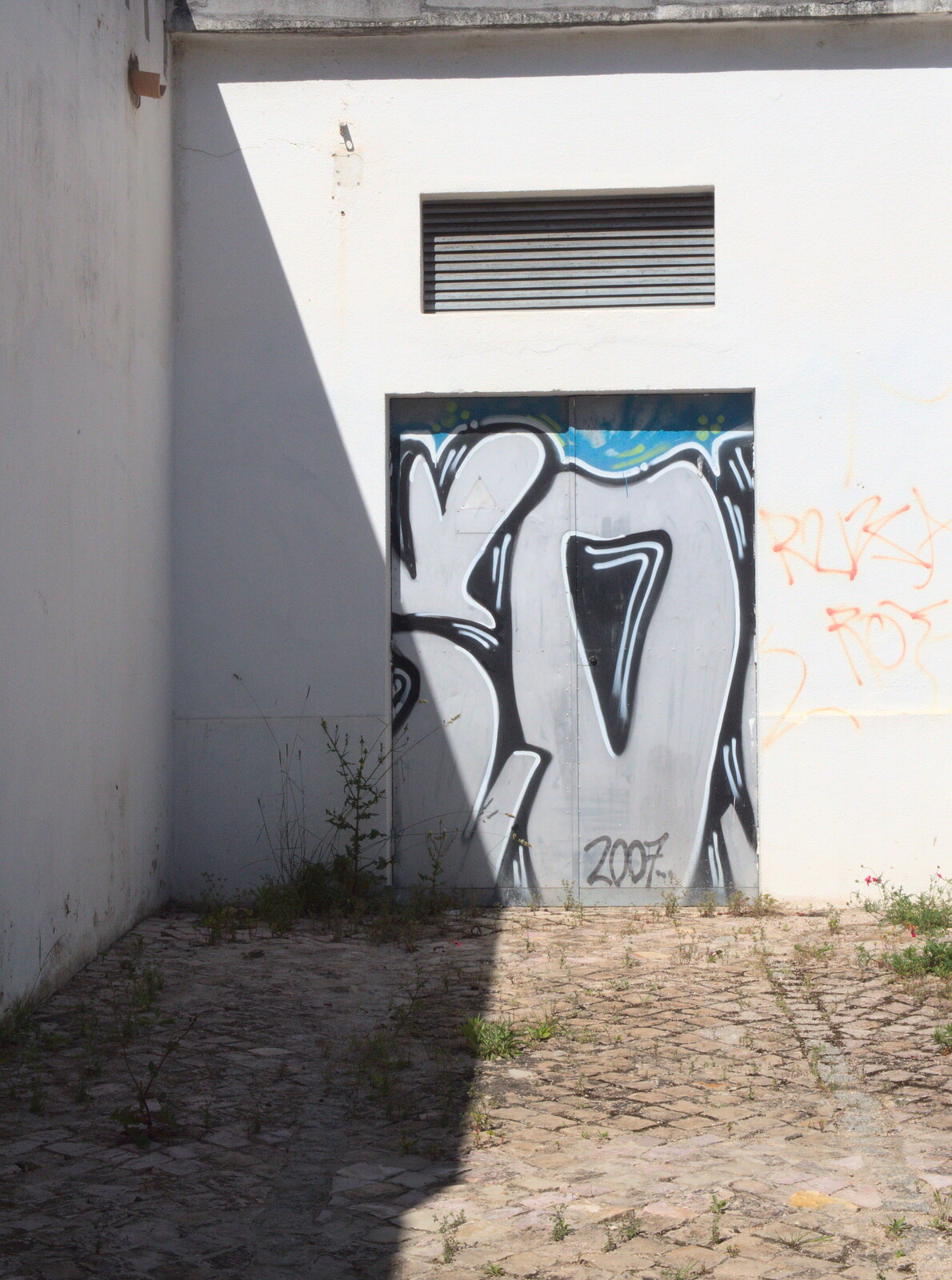 Random graffiti from Gary and Vanessa's Barbeque, Alcantarilha, Algarve, Portugal - 7th April 2016