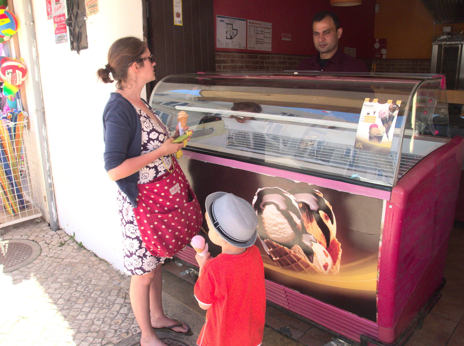 Isobel and Harry get ice cream from Gary and Vanessa's Barbeque, Alcantarilha, Algarve, Portugal - 7th April 2016