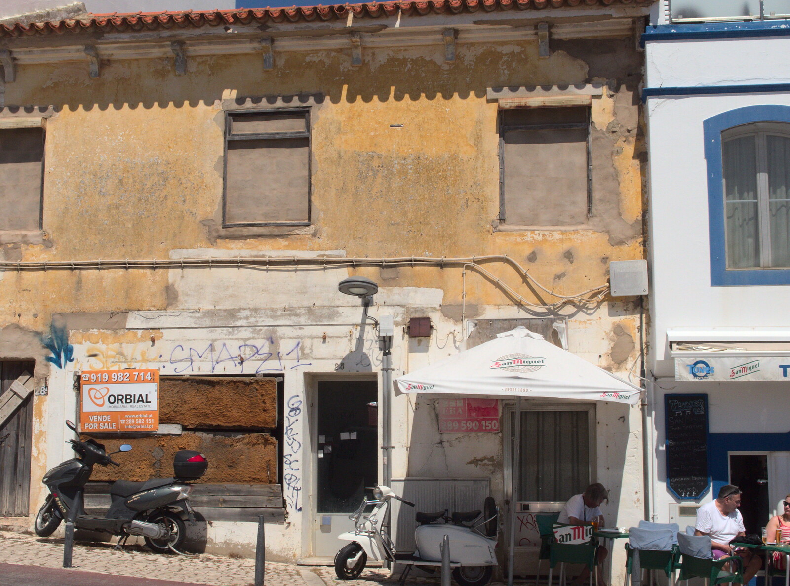 Derelict building from Gary and Vanessa's Barbeque, Alcantarilha, Algarve, Portugal - 7th April 2016