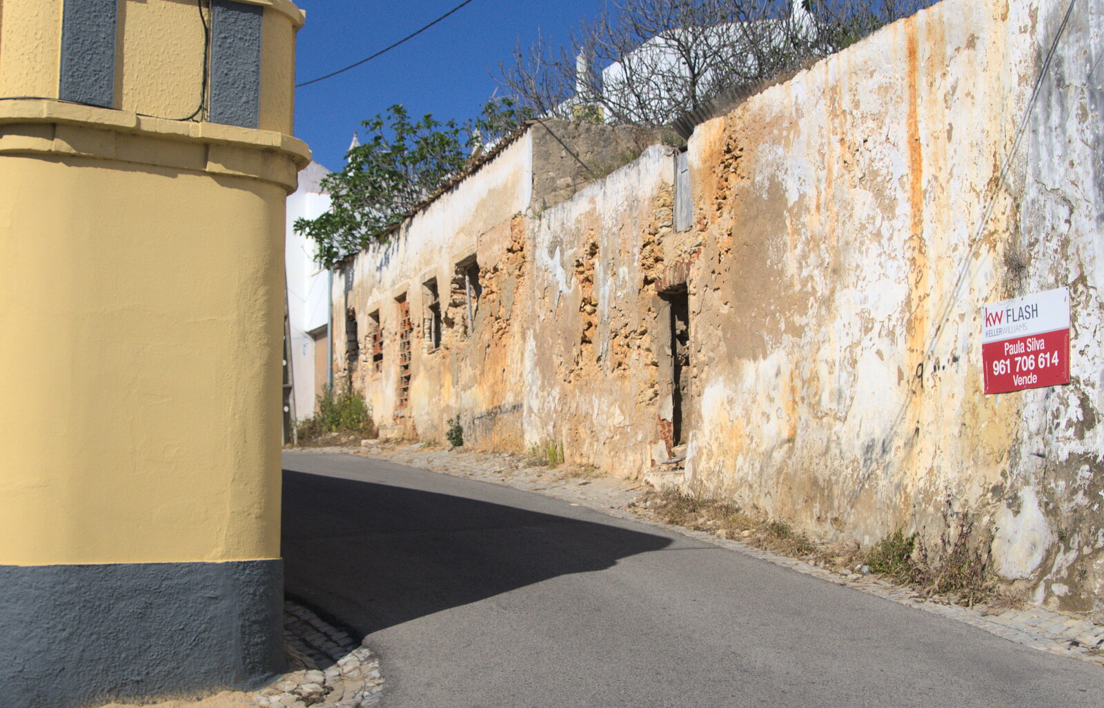 Crumbling walls from Gary and Vanessa's Barbeque, Alcantarilha, Algarve, Portugal - 7th April 2016