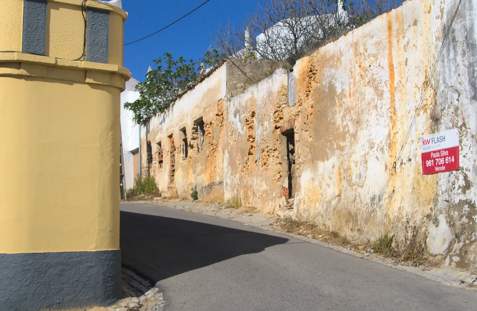 Crumbling walls, from Gary and Vanessa's Barbeque, Alcantarilha, Algarve, Portugal - 7th April 2016