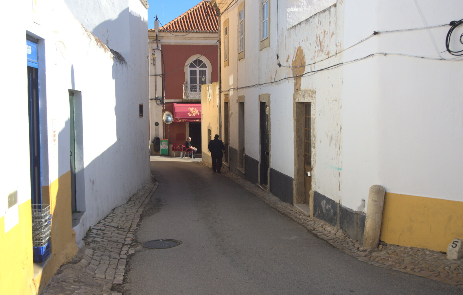 Alcantarilha back street from Gary and Vanessa's Barbeque, Alcantarilha, Algarve, Portugal - 7th April 2016