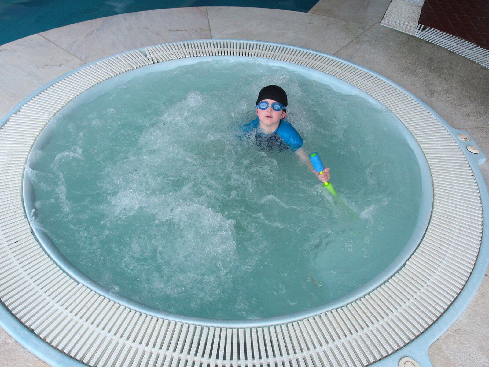 Fred in the Jacuzzi from Last Days and the Journey Home, Albufeira, Portugal - 9th April 2016