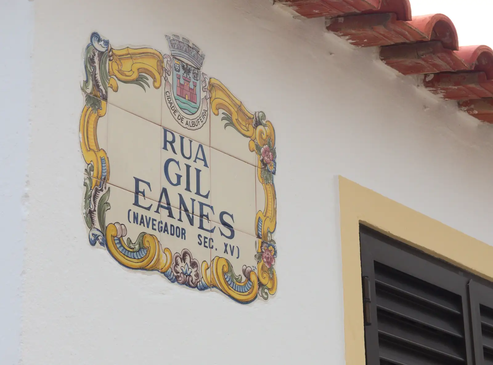 One of many nice tiled street signs, from Last Days and the Journey Home, Albufeira, Portugal - 9th April 2016