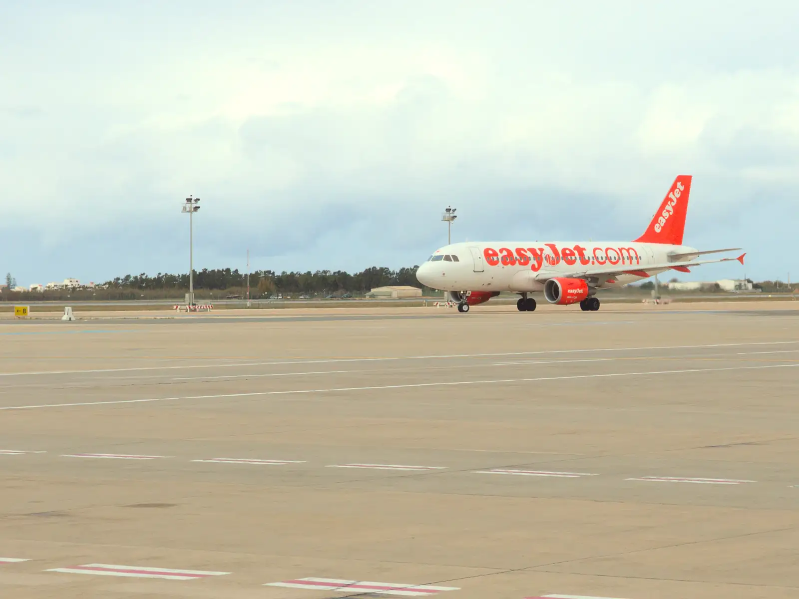 An Easyjet 737 on the apron, from Last Days and the Journey Home, Albufeira, Portugal - 9th April 2016