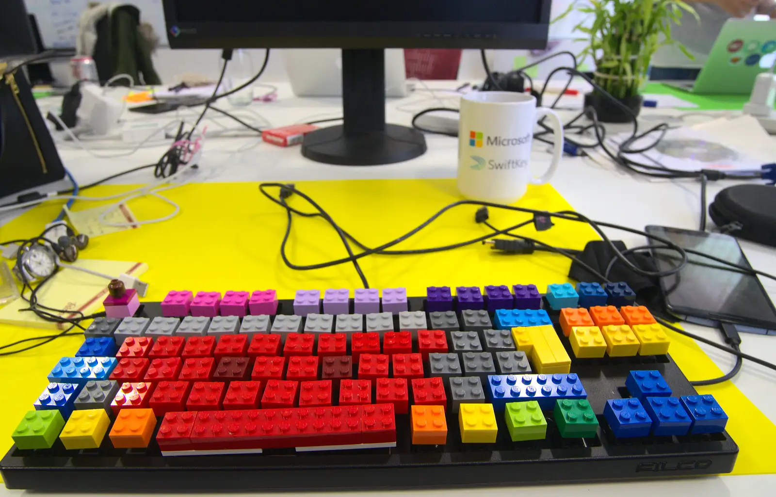 Zoheb's keyboard is finished, from A SwiftKey Innovation Week, Southwark, London - 22nd April 2016