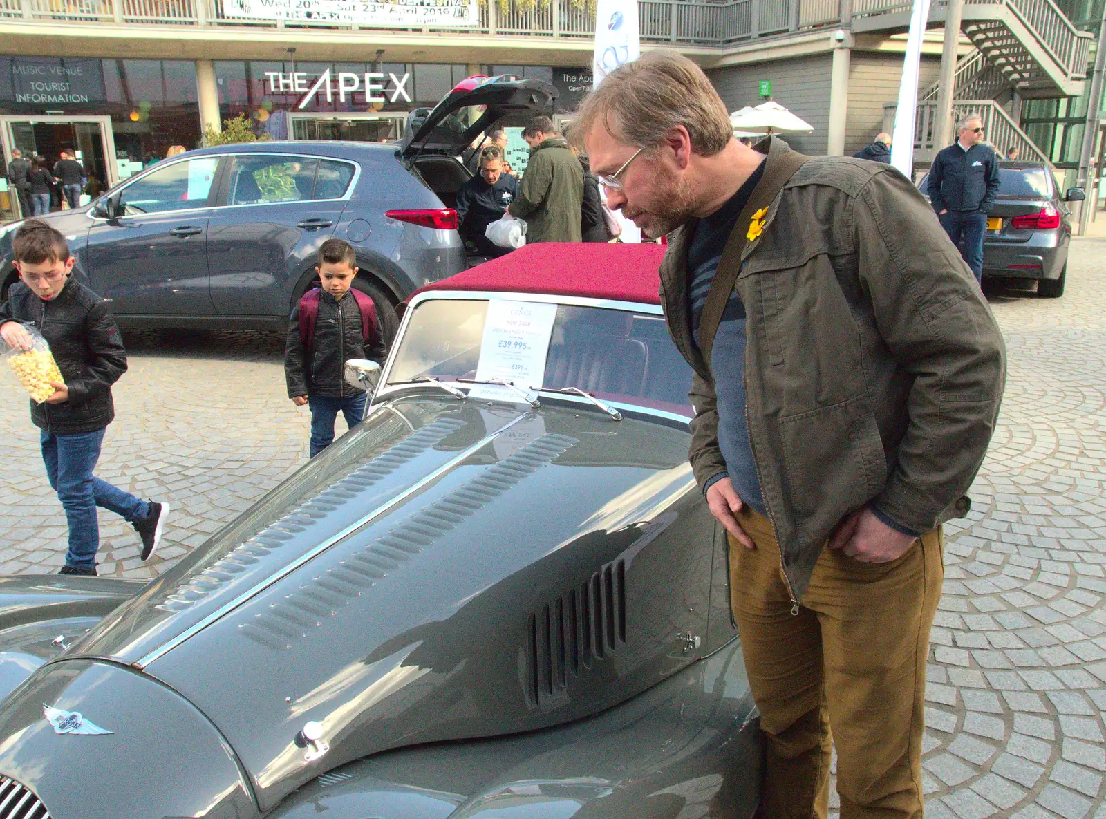 Marc checks out a Morgan, from The East Anglian Beer Festival, Bury St Edmunds, Suffolk - 23rd April 2016