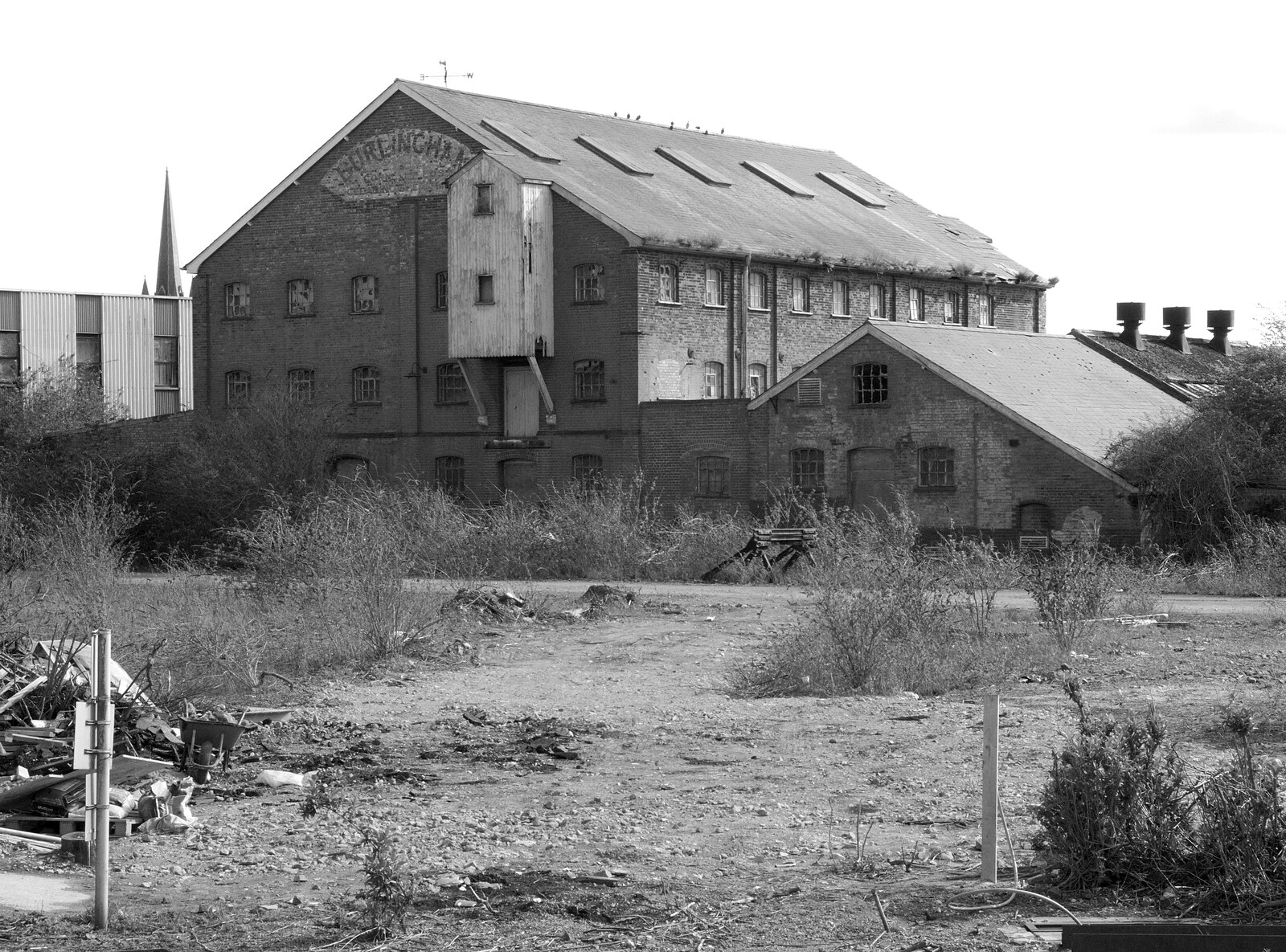 The derelict Burlingham warehouse from The East Anglian Beer Festival, Bury St Edmunds, Suffolk - 23rd April 2016