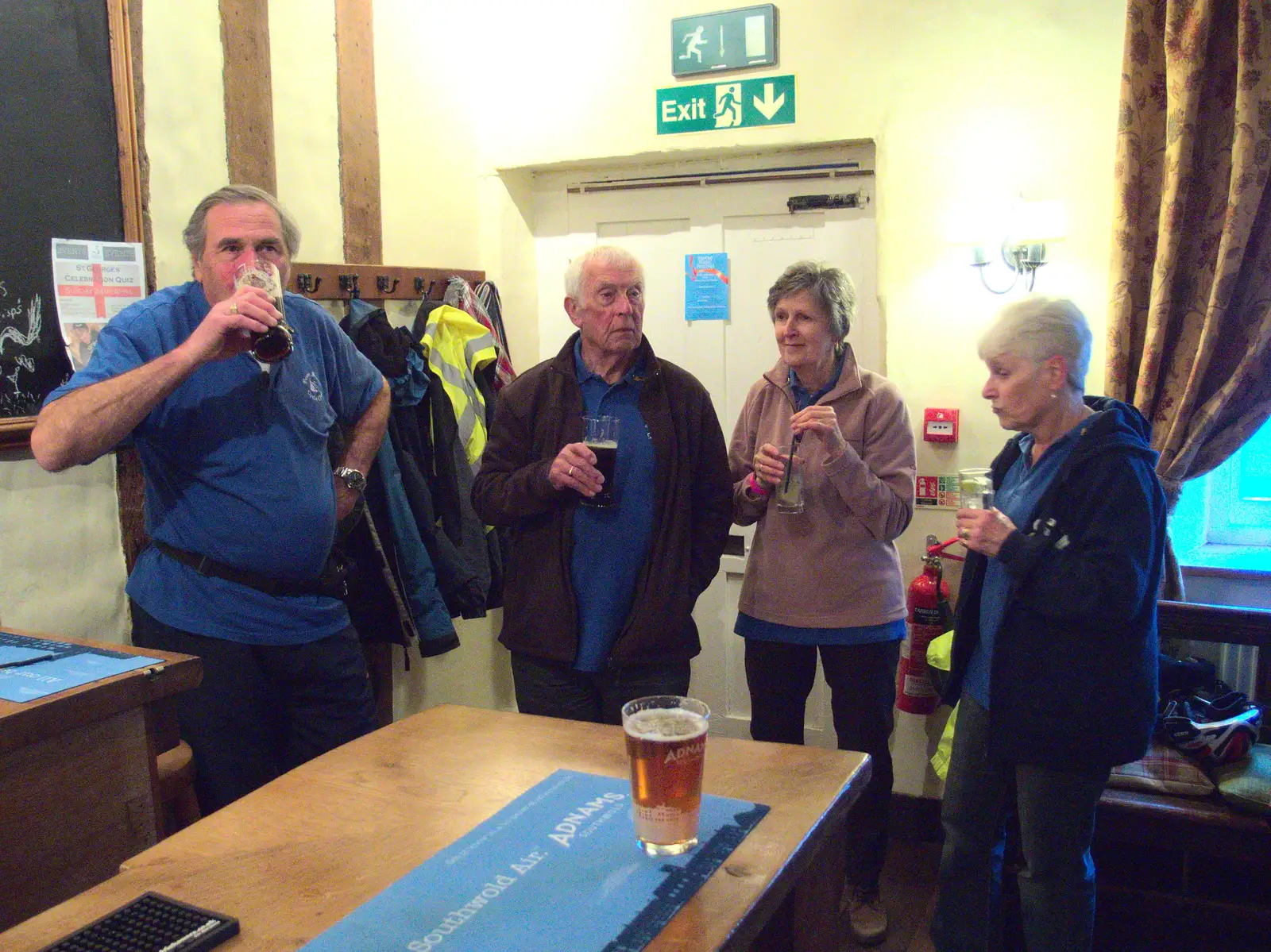 Alan, Colin, Jill and Spam in the Hoxne Swan, from The BSCC at the Hoxne Swan, and Mint Street Hula, Suffolk and London - 4th May 2016