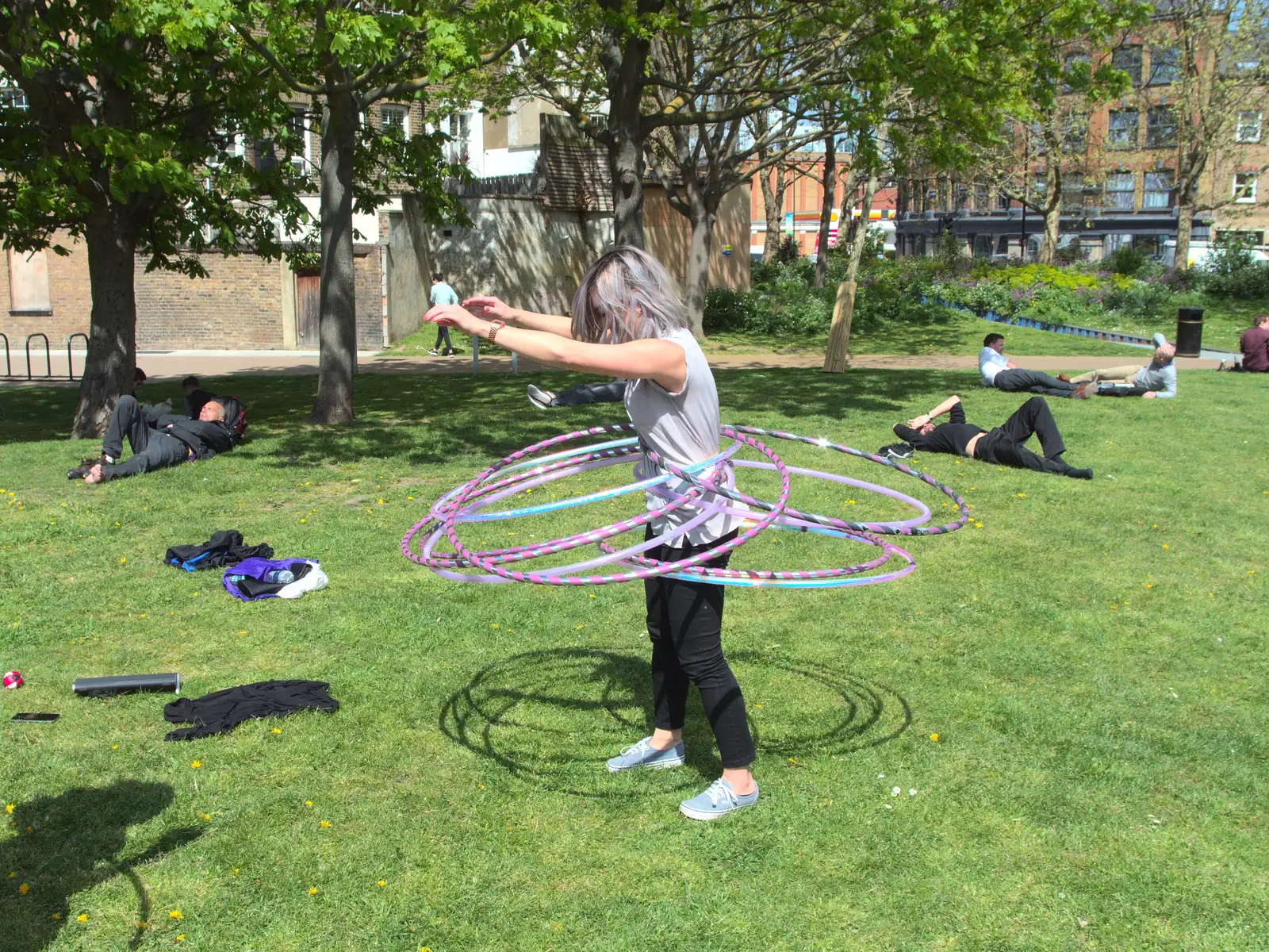 Kah-Mun in Mint Street park, from The BSCC at the Hoxne Swan, and Mint Street Hula, Suffolk and London - 4th May 2016