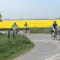 The bike club turns right onto Gravel Bank, The BSCC Cycling Weekender, Outwell, West Norfolk - 7th May 2016