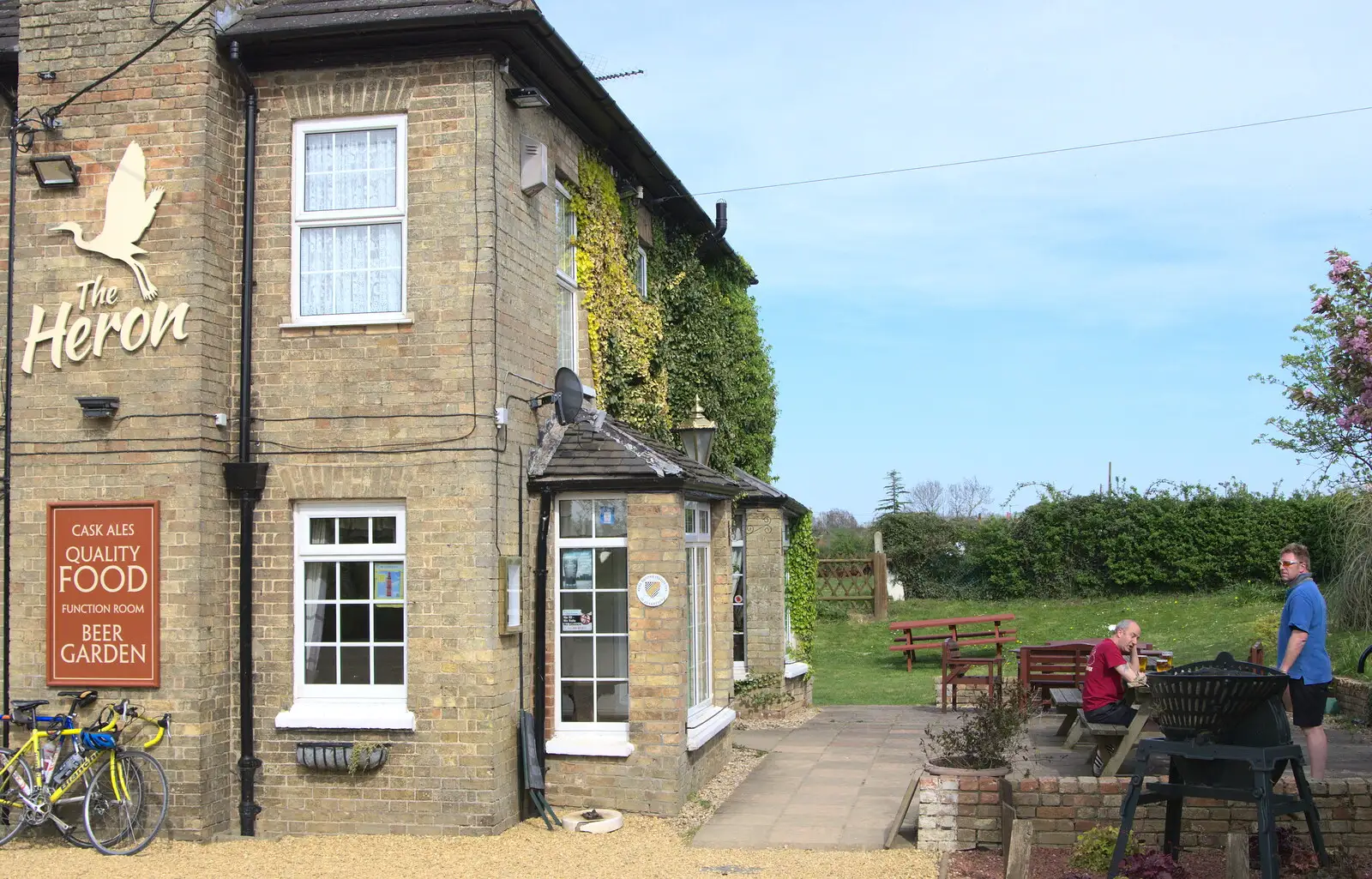 Another stop: The Heron at Stowbridge, from The BSCC Cycling Weekender, Outwell, West Norfolk - 7th May 2016