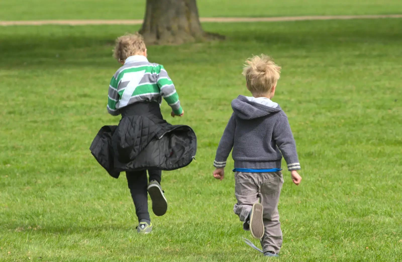 Fred and Harry run around, from Isobel's Race for Life, Costessey, Norwich - 15th May 2016