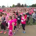 A mass of runners and walkers moves to the start, Isobel's Race for Life, Costessey, Norwich - 15th May 2016