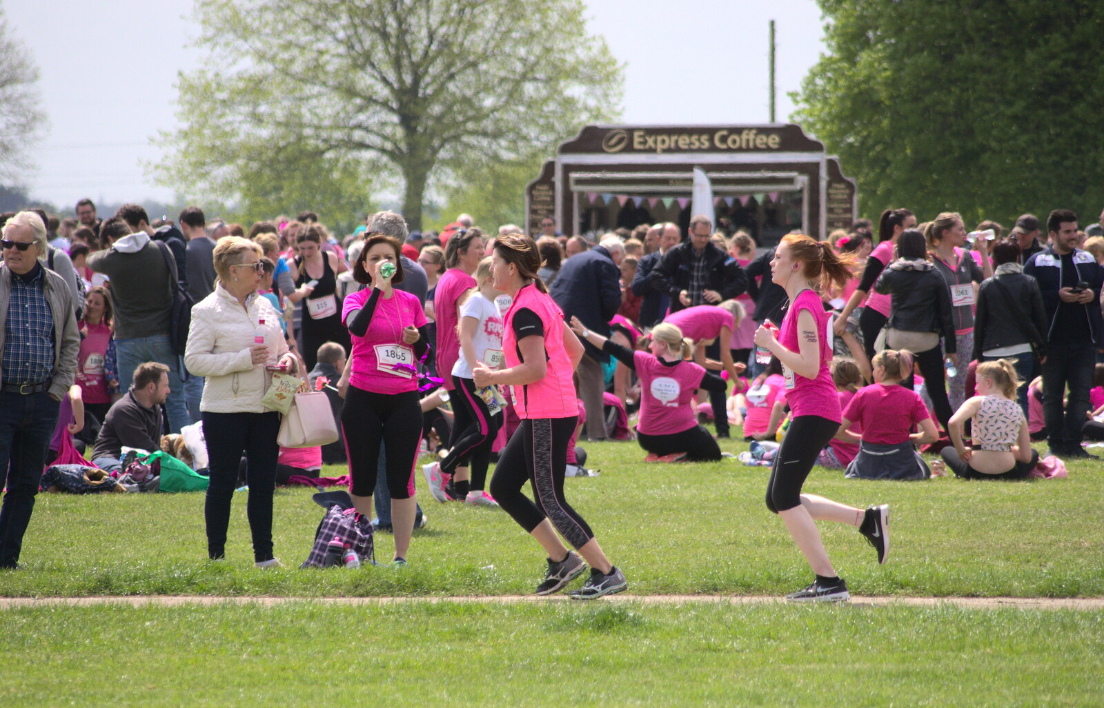 Runners mingle with the crowds from Isobel's Race for Life, Costessey, Norwich - 15th May 2016